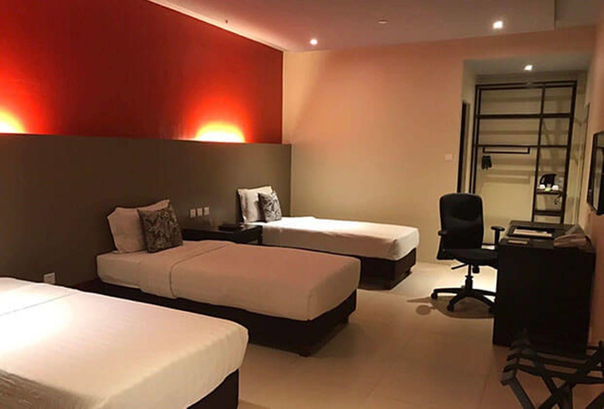 The Oriental Leyte Otel Palo Dış mekan fotoğraf