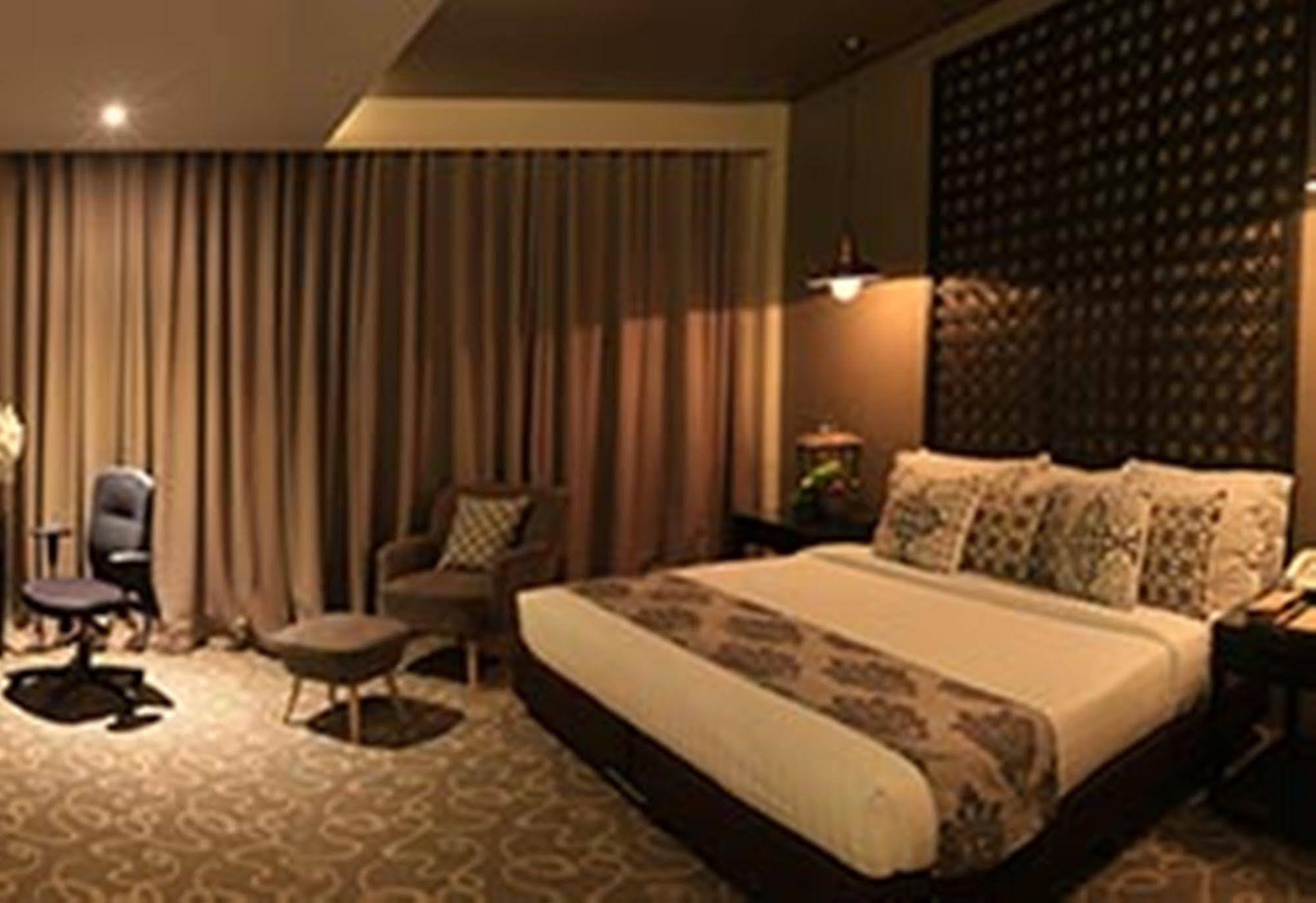The Oriental Leyte Otel Palo Dış mekan fotoğraf